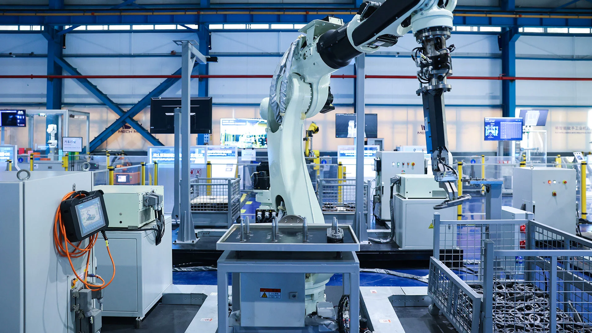 智能机器人应用-3D视觉引导链轨节深筐抓取上料