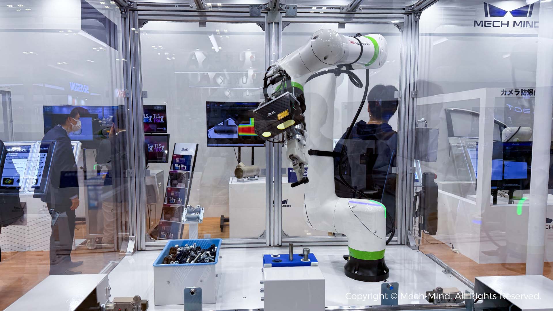 通用“眼脑手”全场景展示、多款新品全球首秀,梅卡曼德闪耀东京iREX 2025,吸睛全球 通用“眼脑手”全场景展示、多款新品全球首秀,梅卡曼德闪耀东京iREX 2025,吸睛全球