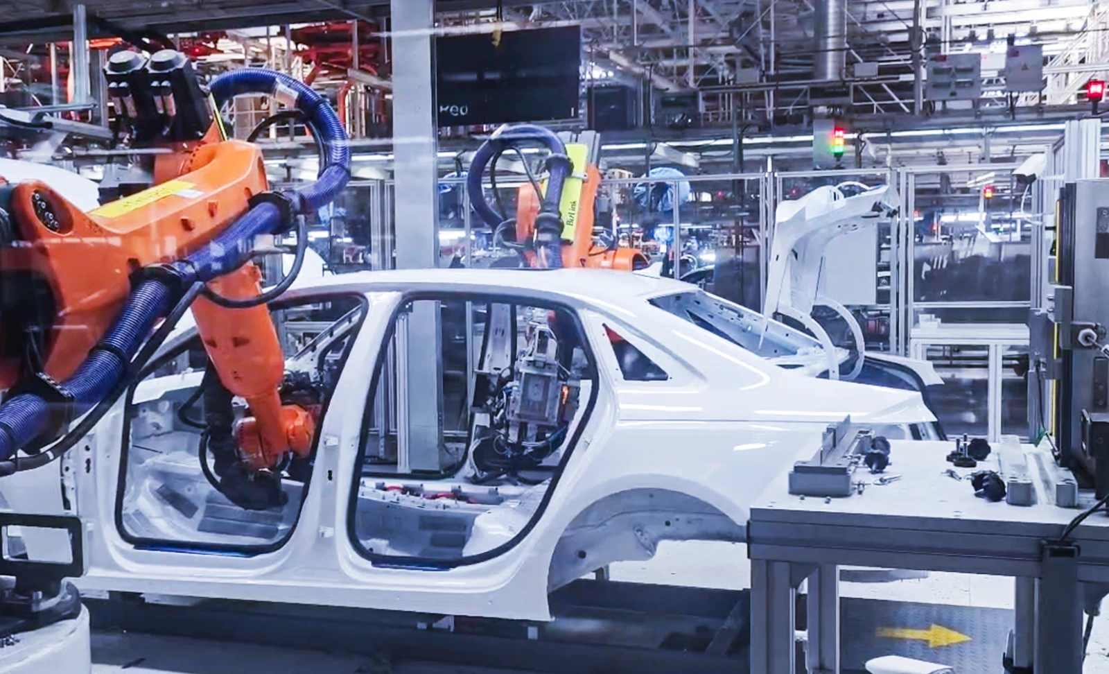 AI视觉引导密封条辊压 | 某大型汽车主机厂