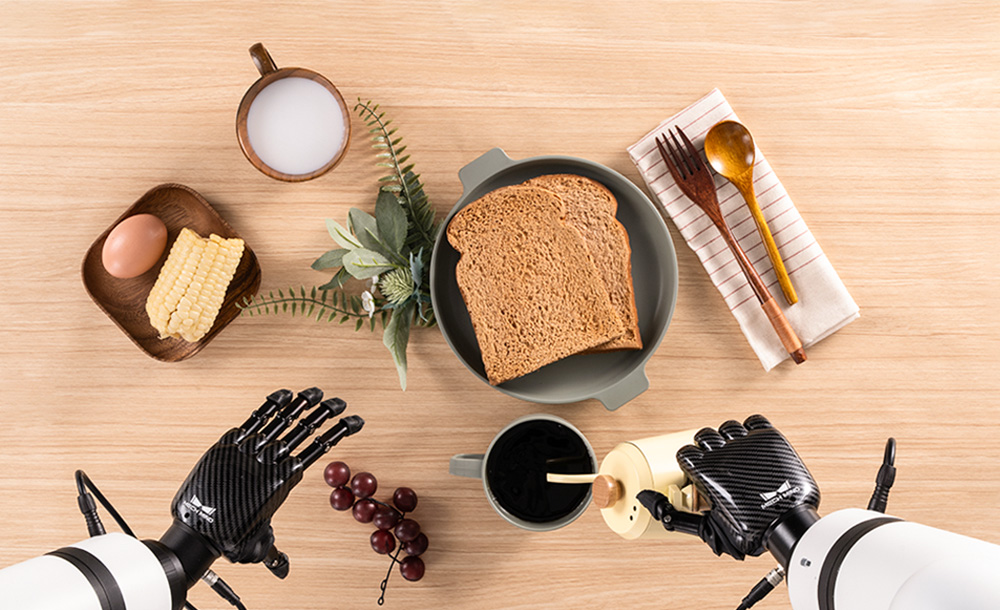 从自主认知、规划到泛化操作，梅卡曼德具身智能“眼脑手”赋予机器人全链条AI能力