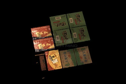 带有图案、胶带且紧密贴合的纸箱